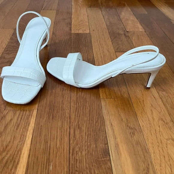 Zara white sandals in size 37 US 7 in white - Picture 3 of 4